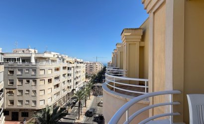 Herverkoop - Penthouse -
Torrevieja - Playa del Cura