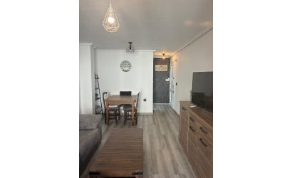 Revente - Apartment -
Torrevieja - Centro