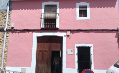 Herverkoop - Town House -
Jesus Pobre - Inland