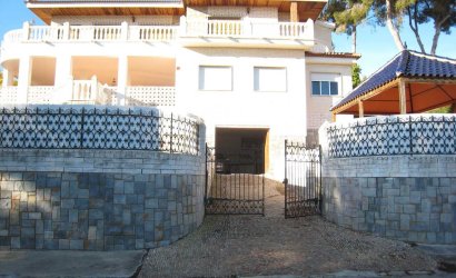 Herverkoop - Villa -
Campoamor - Costa Blanca
