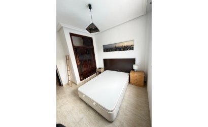 Herverkoop - Apartment -
Torrevieja - Centro