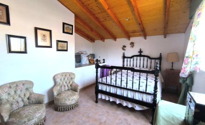 Revente - Villa -
Villena - Inland