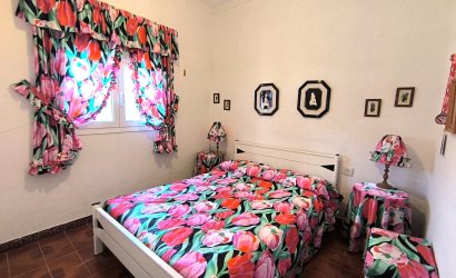 Revente - Villa -
Villena - Inland
