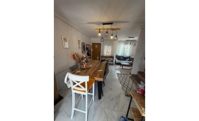Herverkoop - Bungalow -
Torrevieja - Zona Los Frutales