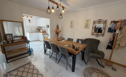 Herverkoop - Bungalow -
Torrevieja - Zona Los Frutales