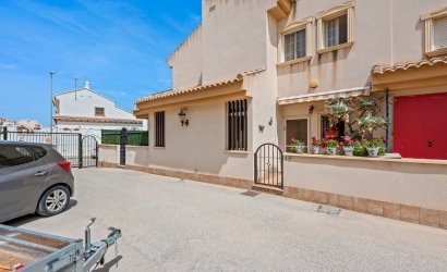 Herverkoop - Town House -
San Miguel de Salinas - Inland