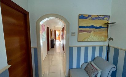 Herverkoop - Villa -
Albatera - Inland