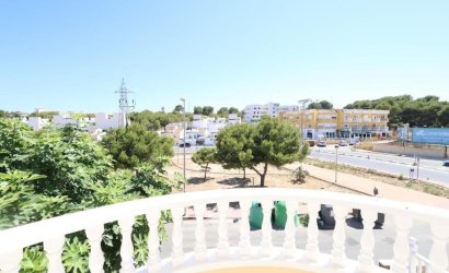 Resale - Villa -
Villamartin - Costa Blanca