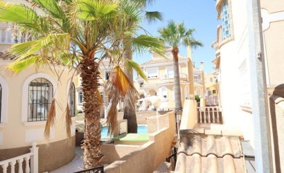 Resale - Villa -
Villamartin - Costa Blanca