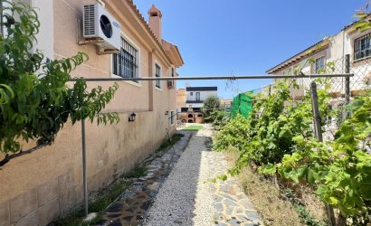 Revente - Villa -
Torrevieja - Aguas Nuevas