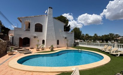 Herverkoop - Villa -
Orihuela - Inland