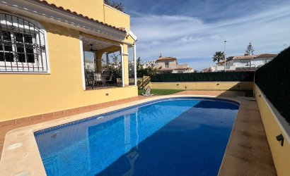 Resale - Villa -
Orihuela Costa - Costa Blanca