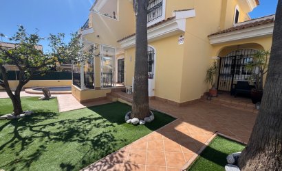 Resale - Villa -
Orihuela Costa - Costa Blanca