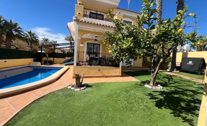 Resale - Villa -
Orihuela Costa - Costa Blanca