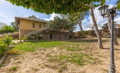 Resale - Villa -
Orihuela Costa - Costa Blanca
