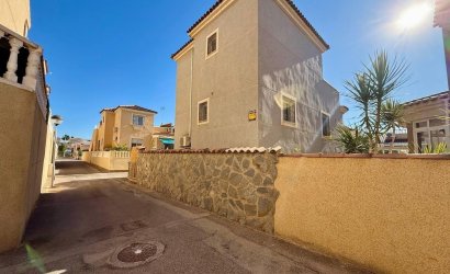 Reventa - Villa -
Orihuela Costa - Playa Flamenca
