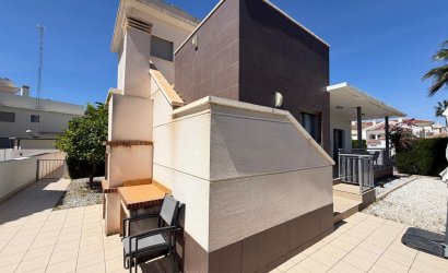 Reventa - Villa -
Ciudad Quesada - Dona Pepa