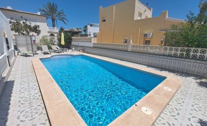 Revente - Villa -
Orihuela Costa - Costa Blanca