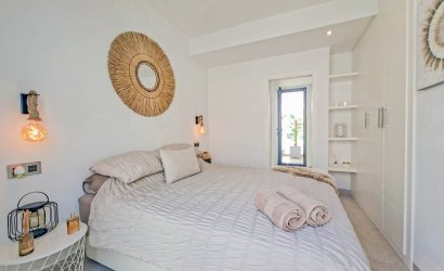 Resale - Villa -
Villamartin - Costa Blanca