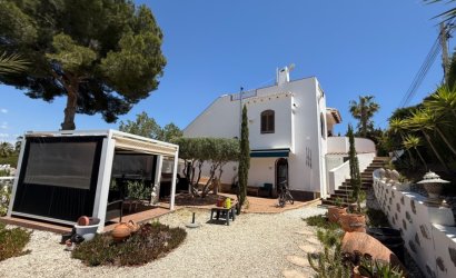 Herverkoop - Villa -
Orihuela - Inland