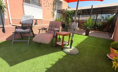 Revente - Villa -
Los Montesinos - La Herrada