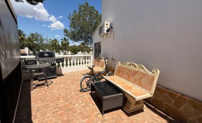 Herverkoop - Villa -
Orihuela - Inland