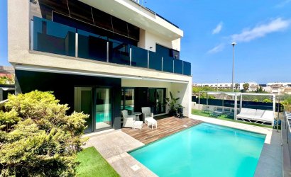 Herverkoop - Villa -
Orihuela Costa - Lomas de Cabo Roig