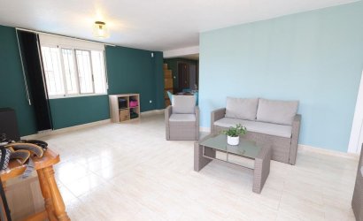 Revente - Villa -
San Miguel de Salinas - Inland