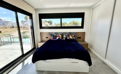 Reventa - Villa -
Villamartin - Costa Blanca