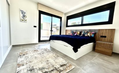 Reventa - Villa -
Villamartin - Costa Blanca
