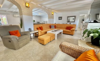 Herverkoop - Villa -
Dolores - Comunidad Valenciana