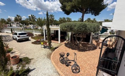 Herverkoop - Villa -
Orihuela - Inland