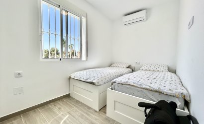 Revente - Villa -
Villamartin - Costa Blanca