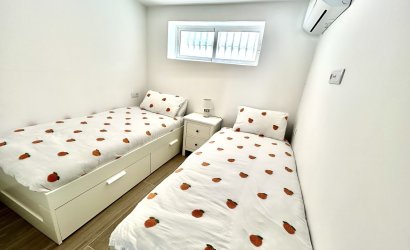 Revente - Villa -
Villamartin - Costa Blanca