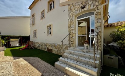Reventa - Villa -
Orihuela Costa - Costa Blanca