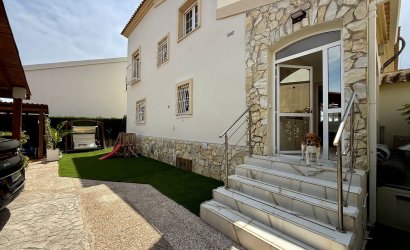 Reventa - Villa -
Orihuela Costa - Costa Blanca
