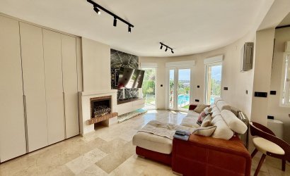 Reventa - Villa -
Orihuela Costa - Costa Blanca