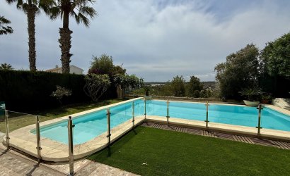 Reventa - Villa -
Orihuela Costa - Costa Blanca