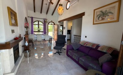 Herverkoop - Villa -
Orihuela - Inland