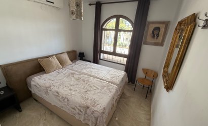 Herverkoop - Villa -
Orihuela - Inland