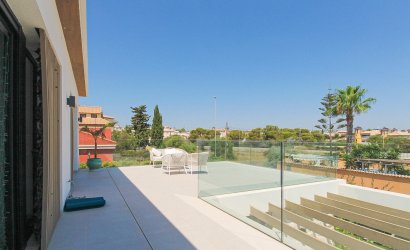 Reventa - Villa -
Orihuela Costa - Costa Blanca