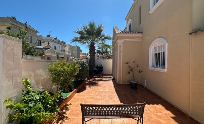 Herverkoop - Villa -
Torrevieja - Costa Blanca