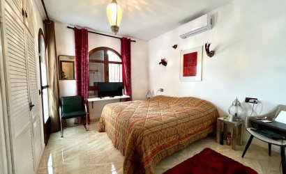 Revente - Villa -
Villamartin - Costa Blanca