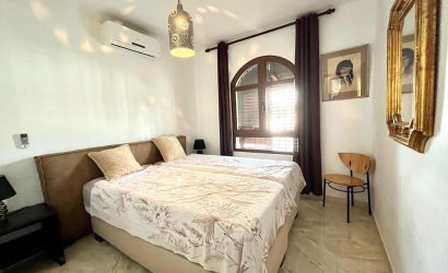 Revente - Villa -
Villamartin - Costa Blanca