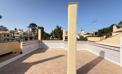 Herverkoop - Town House -
Torrevieja - Miramar - Torre Del Moro