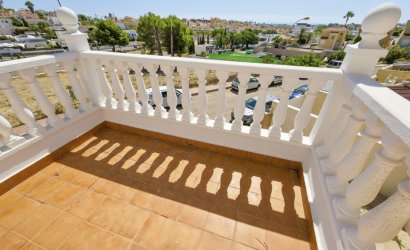 Reventa - Villa -
Villamartin - Costa Blanca