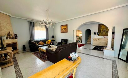 Herverkoop - Villa -
Orihuela - Inland