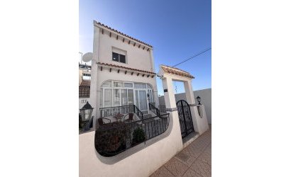Herverkoop - Town House -
Villamartin - Orihuela Costa