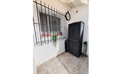 Herverkoop - Town House -
Villamartin - Orihuela Costa