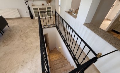 Herverkoop - Villa -
Orihuela - Inland